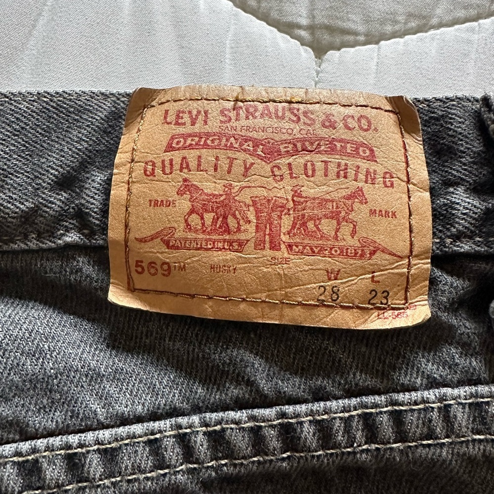 Levi's 569 Jeans - Picture 4 of 5